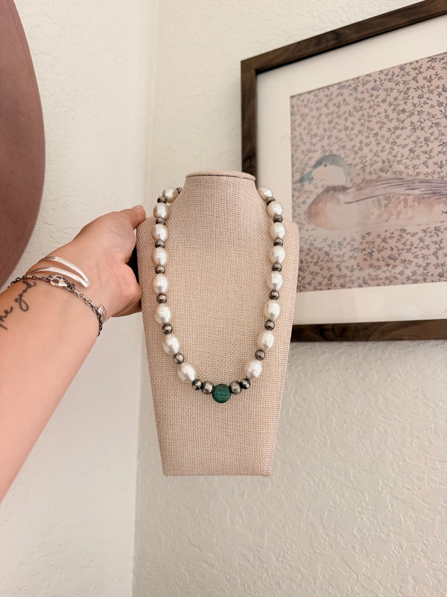 Chunky pearl necklace